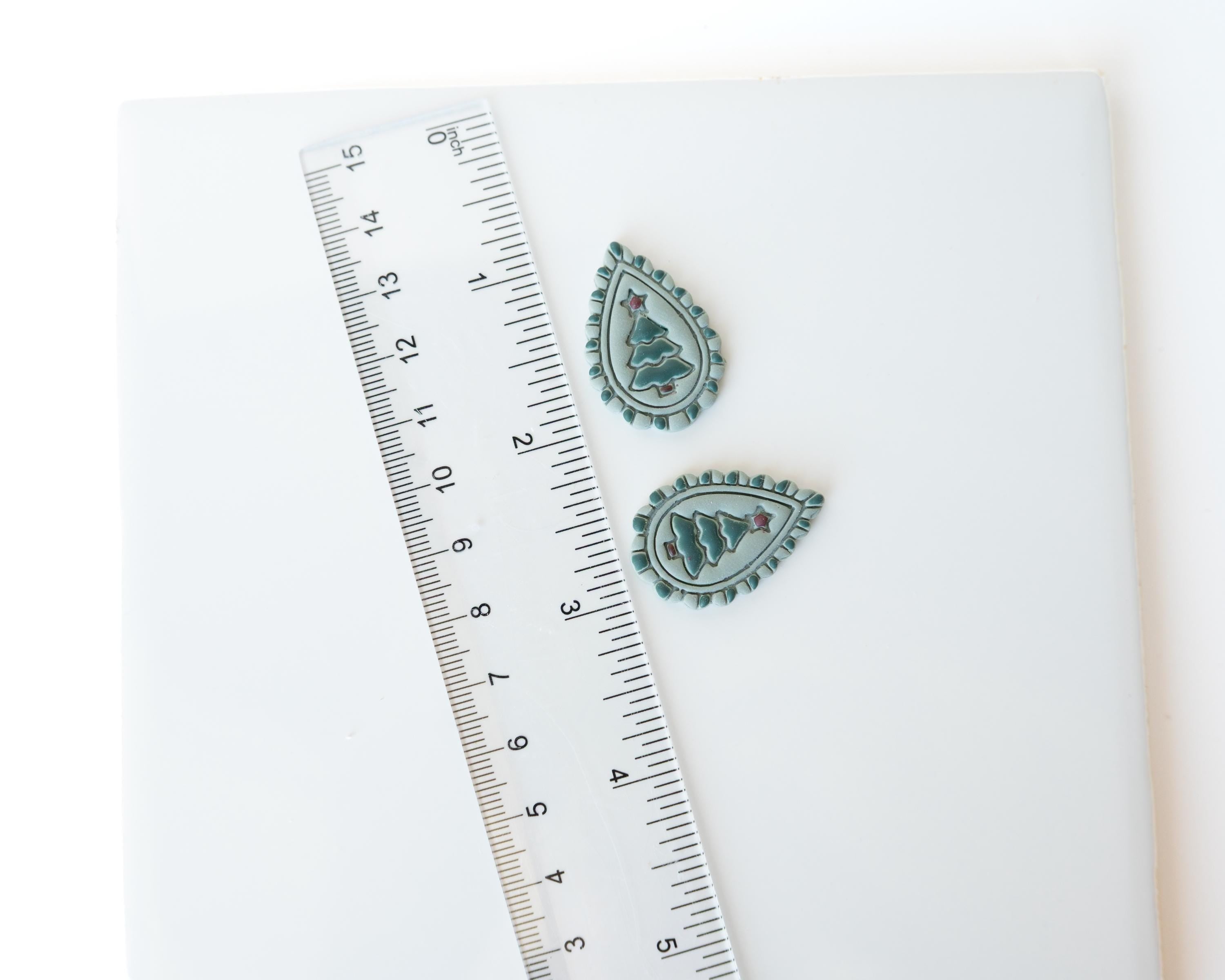 Christmas Cameo - Holiday Clay Cutter 2026