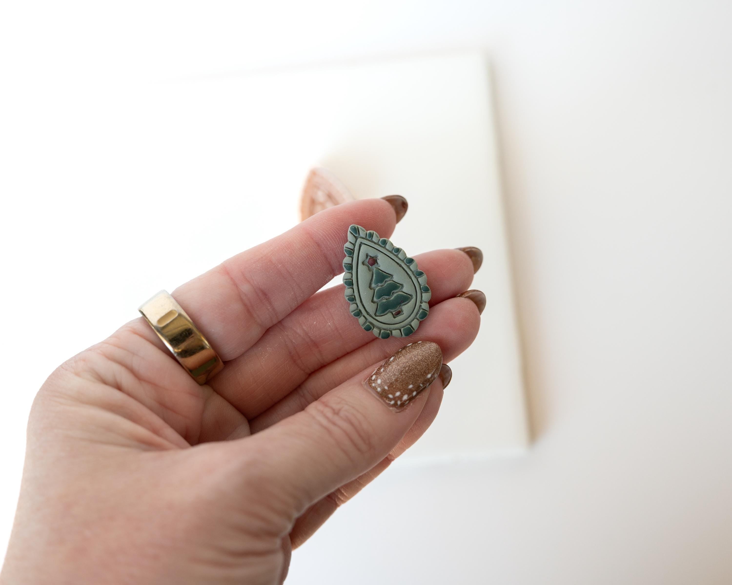 Christmas Cameo - Holiday Clay Cutter 2026