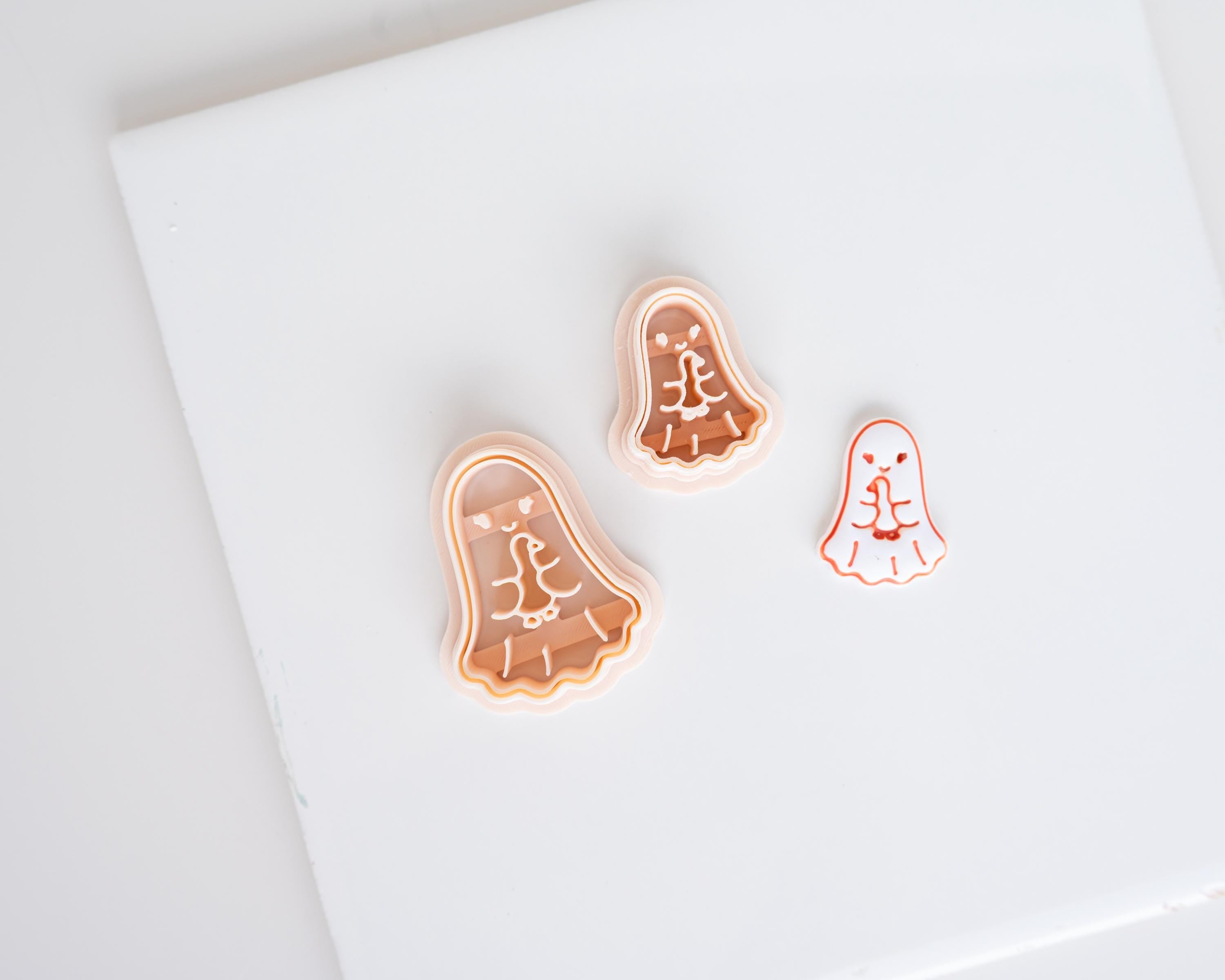 Ghost Holding Friends | Halloween Embossed Animal with Ghost Clay Cutter
