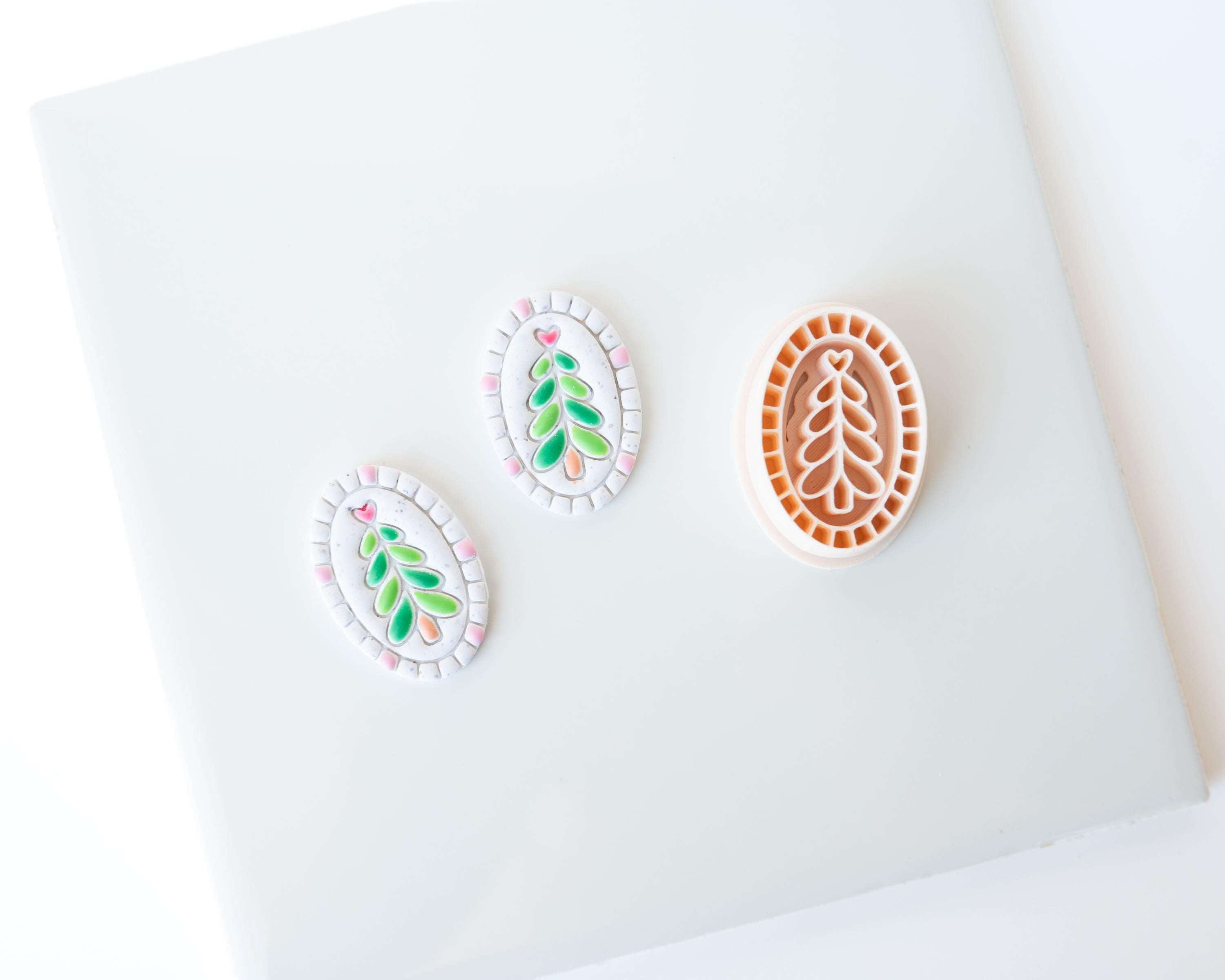 Flounce Christmas Cameo - Holiday Clay Cutter 2026