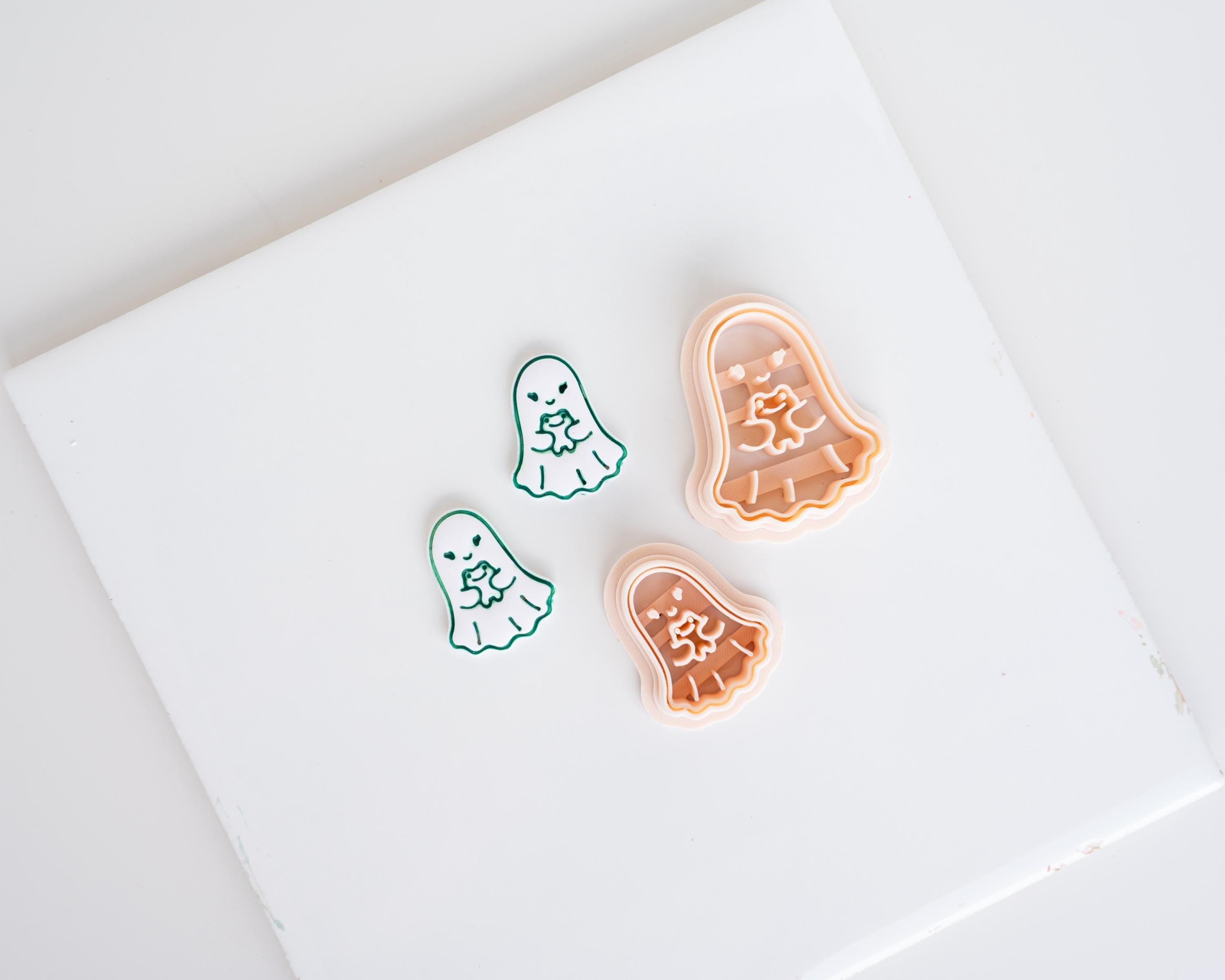 Ghost Holding Friends | Halloween Embossed Animal with Ghost Clay Cutter