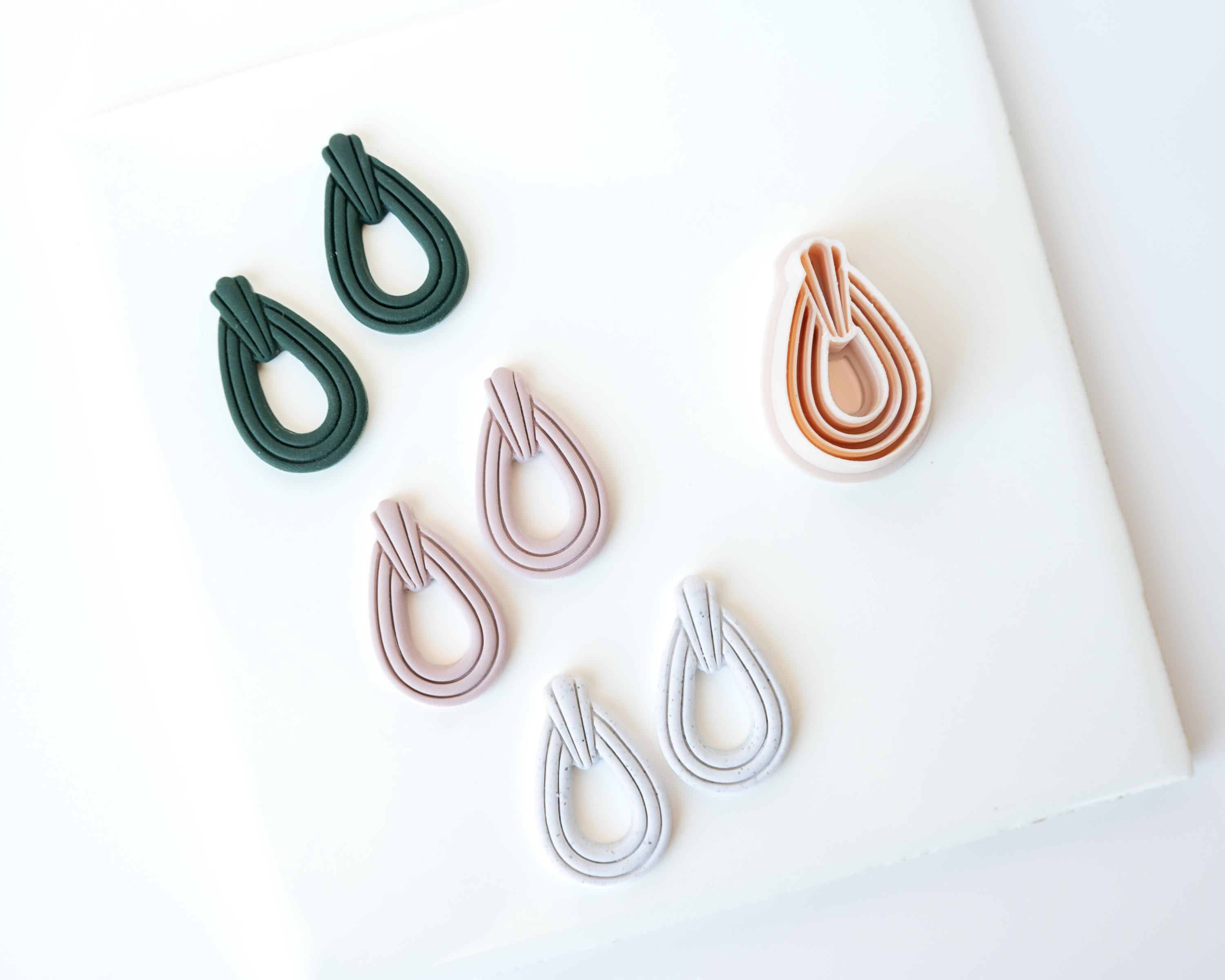 Deco Dangle - Holiday Clay Cutter 2026