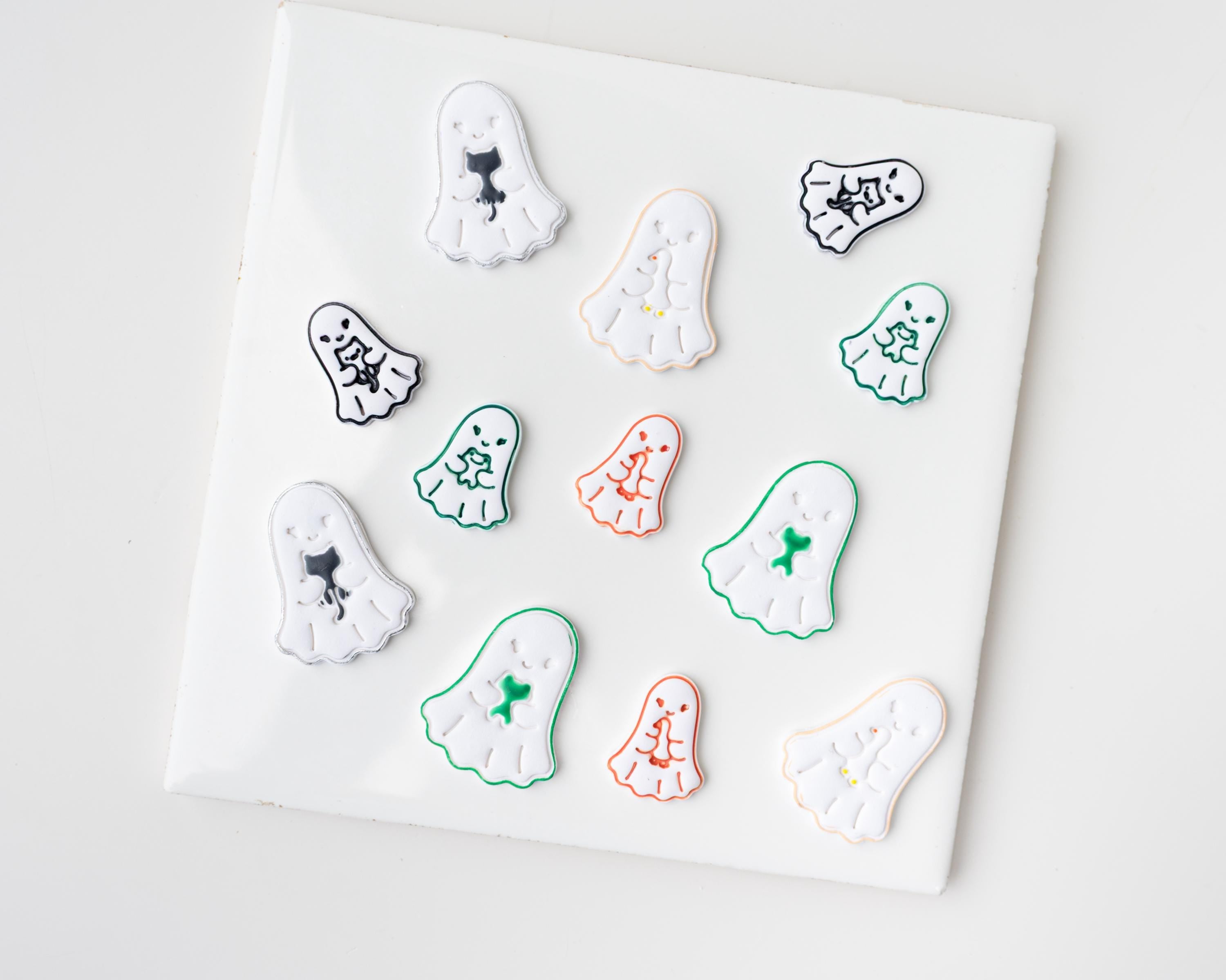 Ghost Holding Friends | Halloween Embossed Animal with Ghost Clay Cutter
