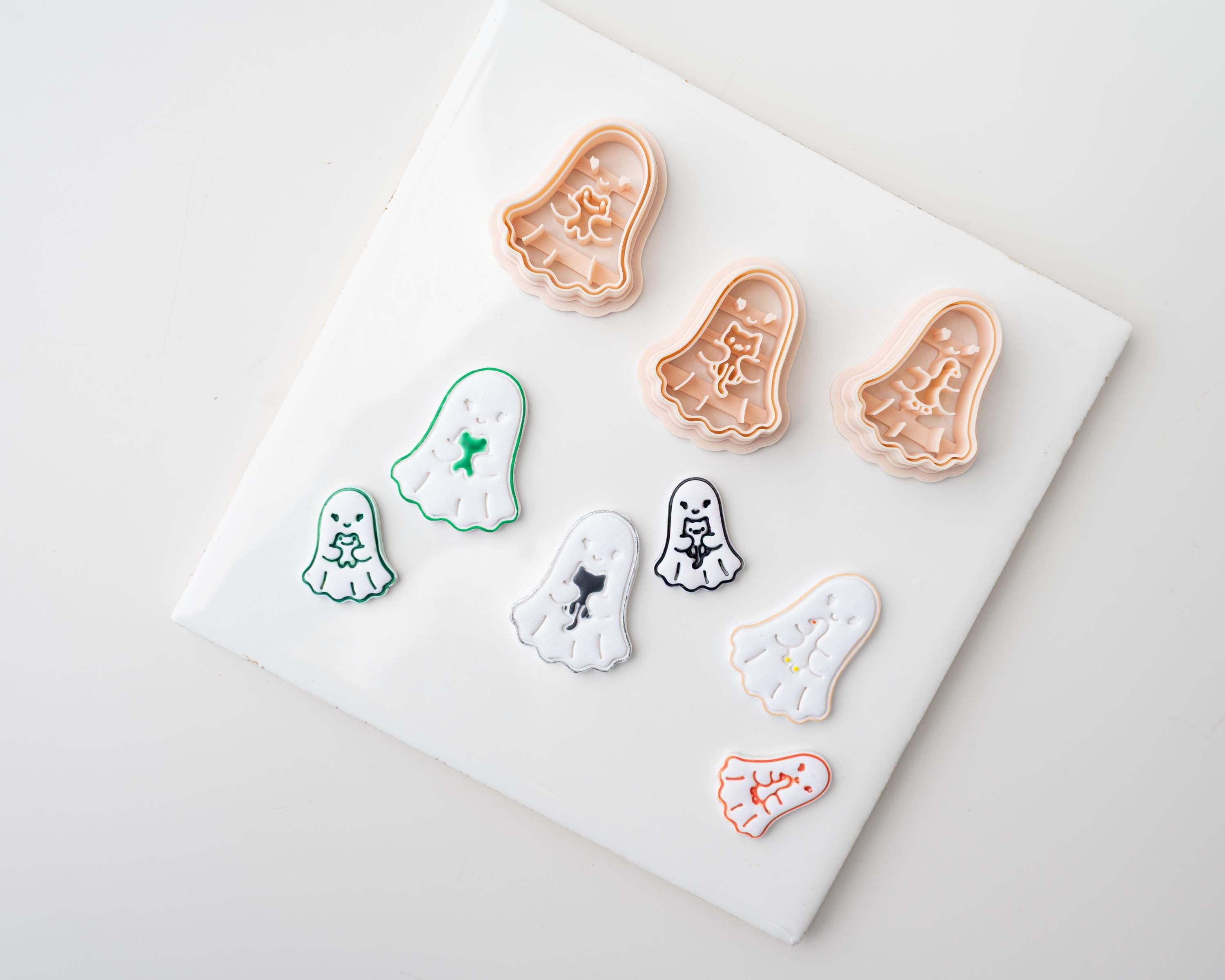 Ghost Holding Friends | Halloween Embossed Animal with Ghost Clay Cutter