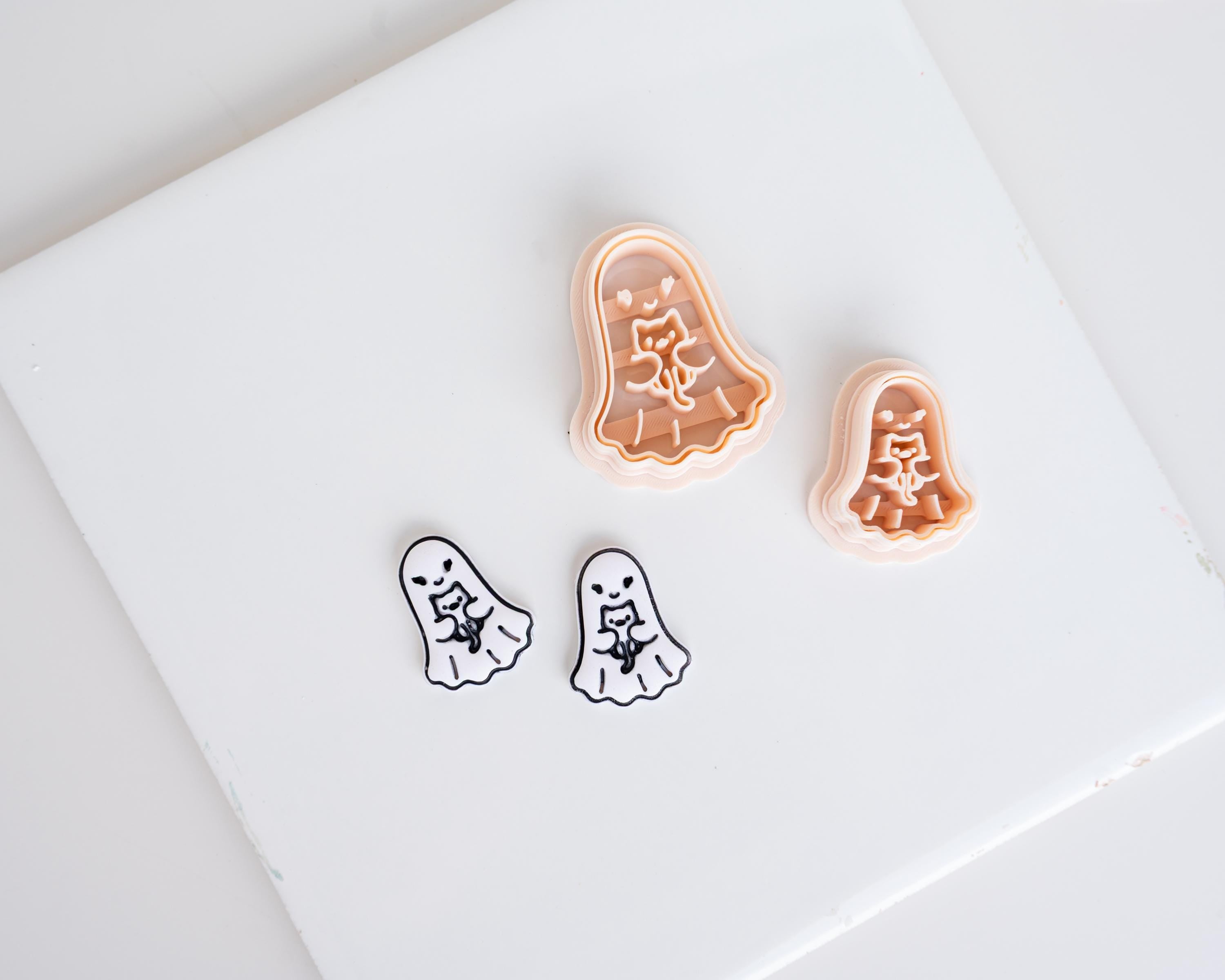 Ghost Holding Friends | Halloween Embossed Animal with Ghost Clay Cutter