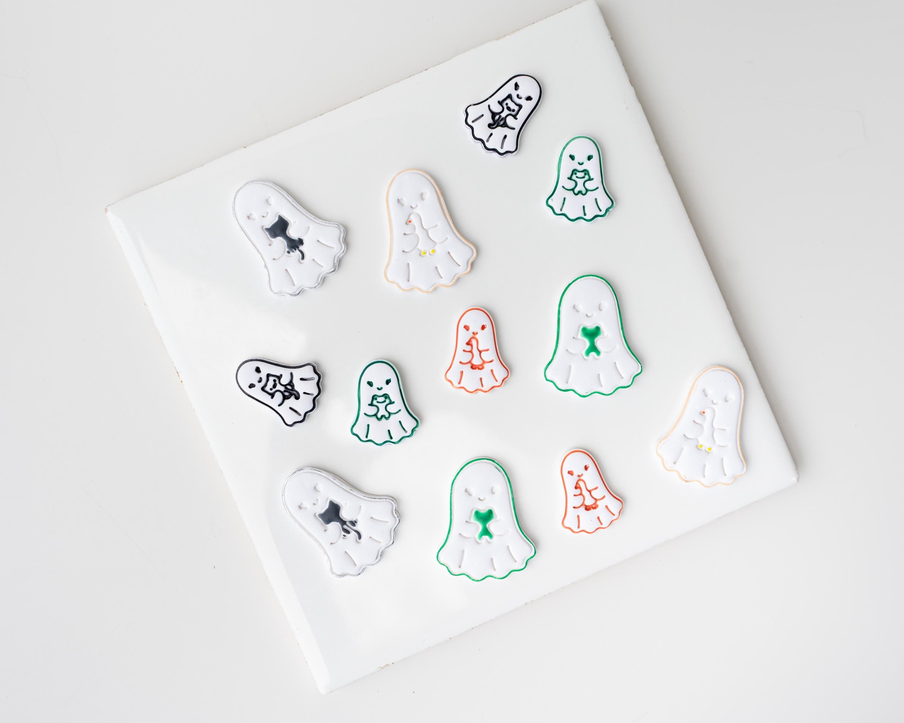 Ghost Holding Friends | Halloween Embossed Animal with Ghost Clay Cutter