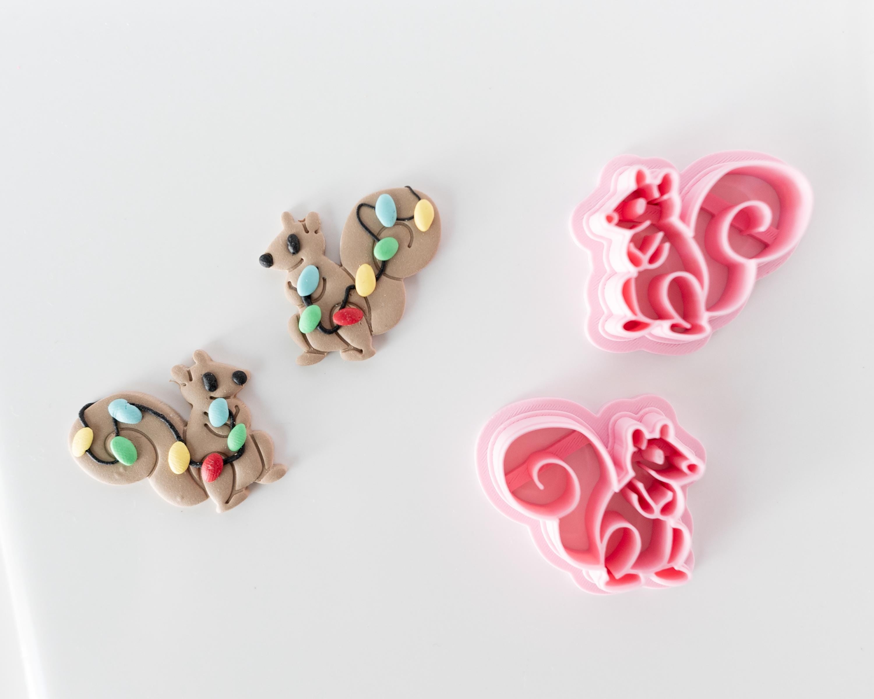 Holiday Squirrel - Hand-Drawn Christmas Vacation Clay Cutter