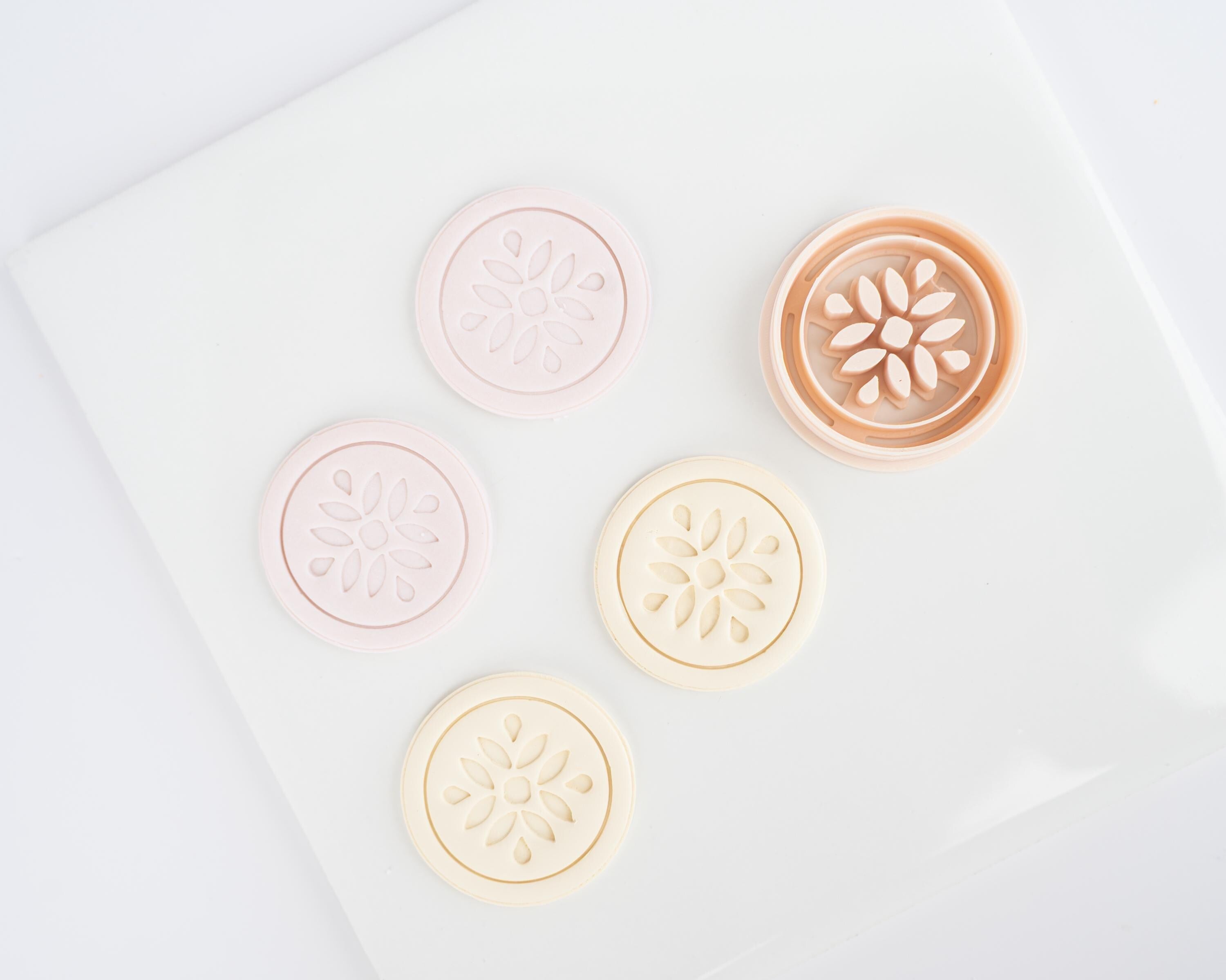 Floral Coin Circle