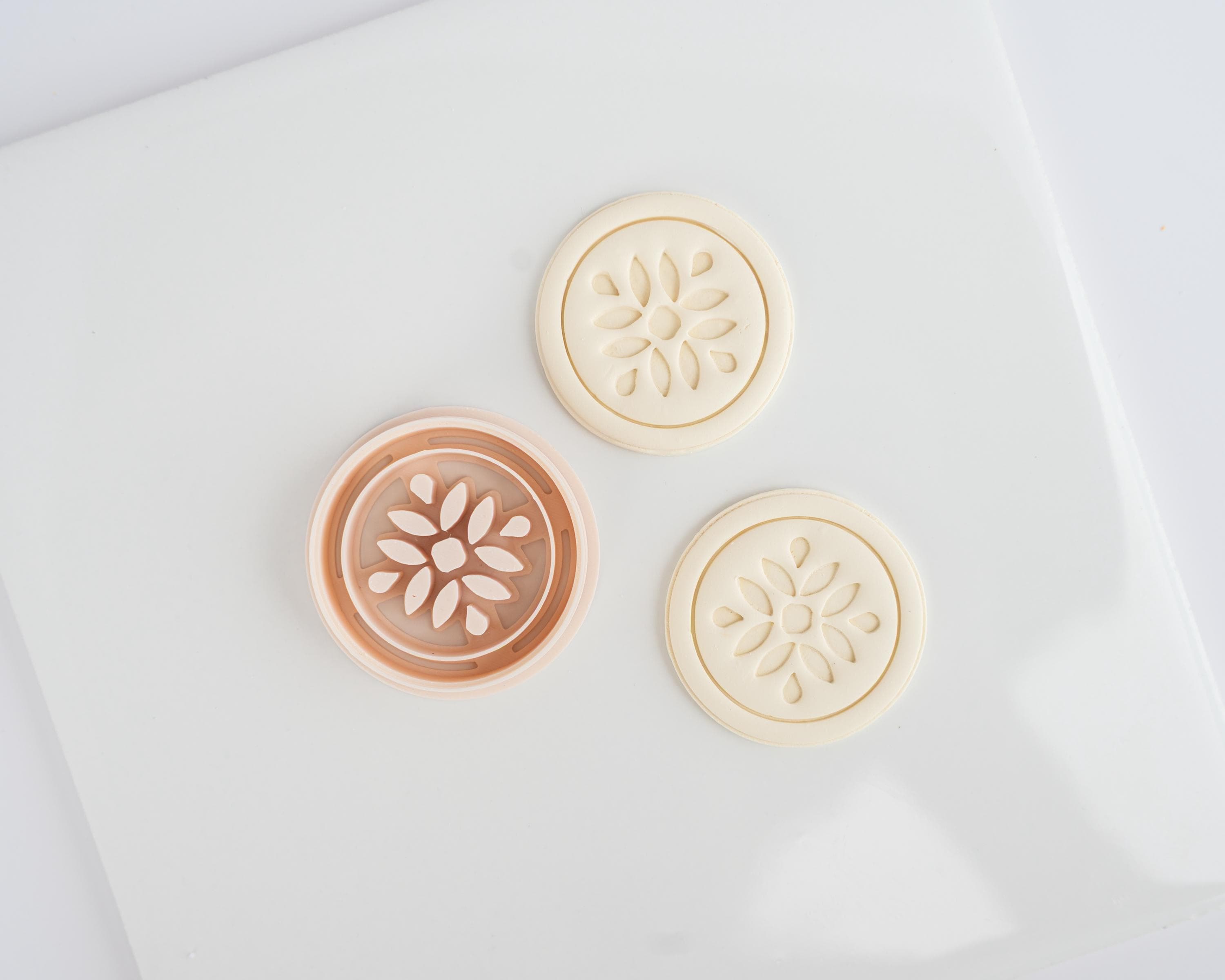Floral Coin Circle