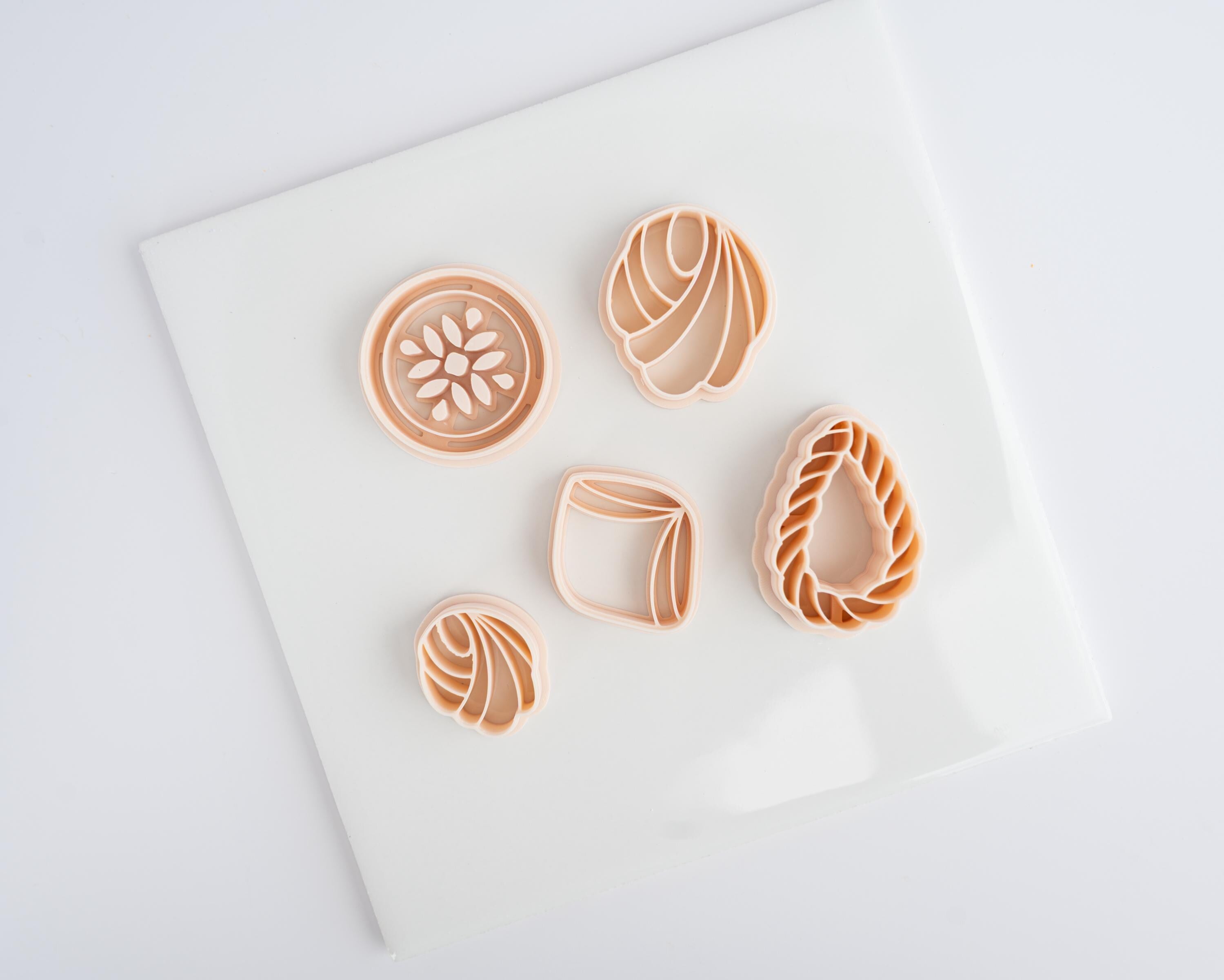 Floral Coin Circle