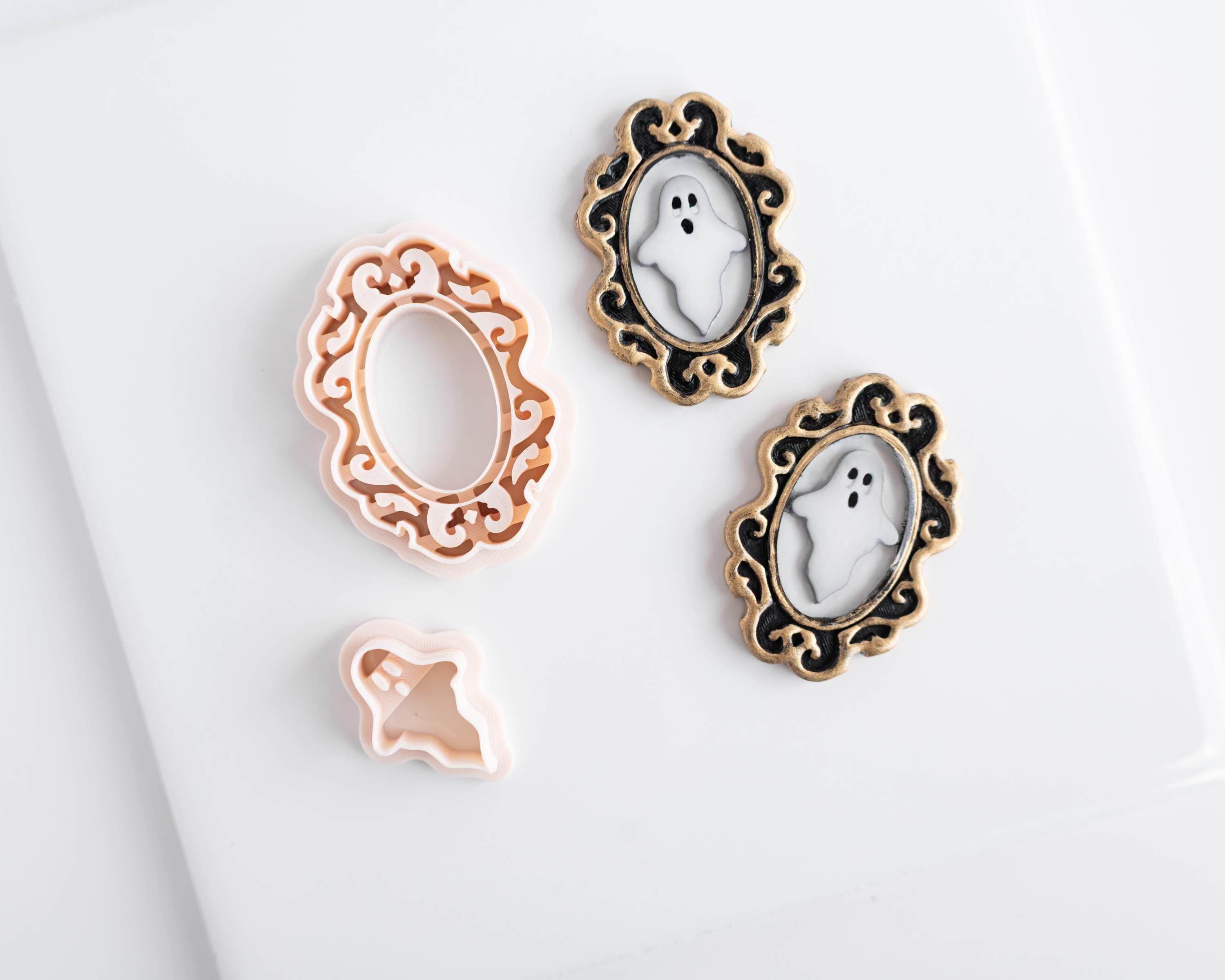 Gothic Frame with Ghost - 2 piece set