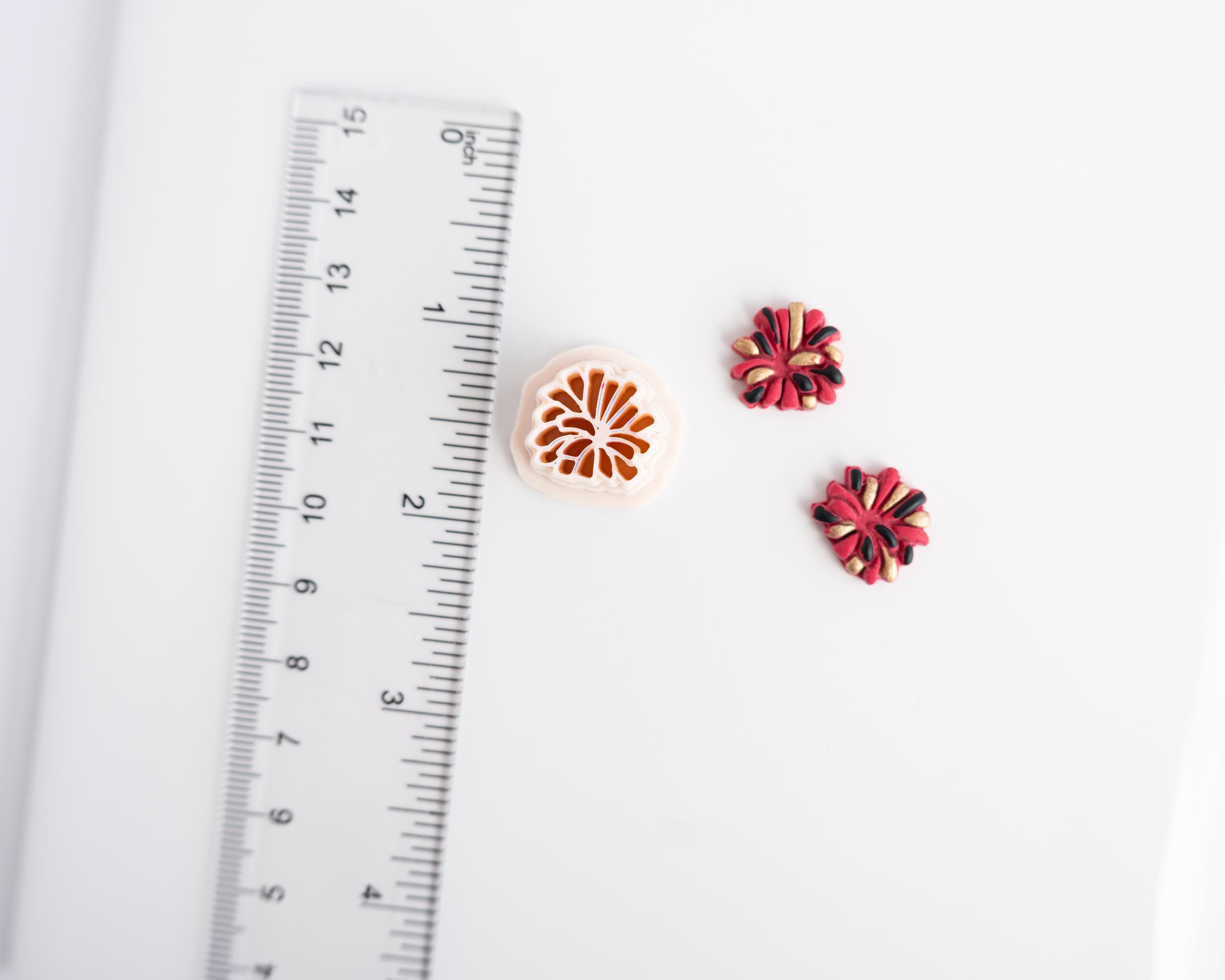 Pom Pom Stud 2025 - Fireworks Stud