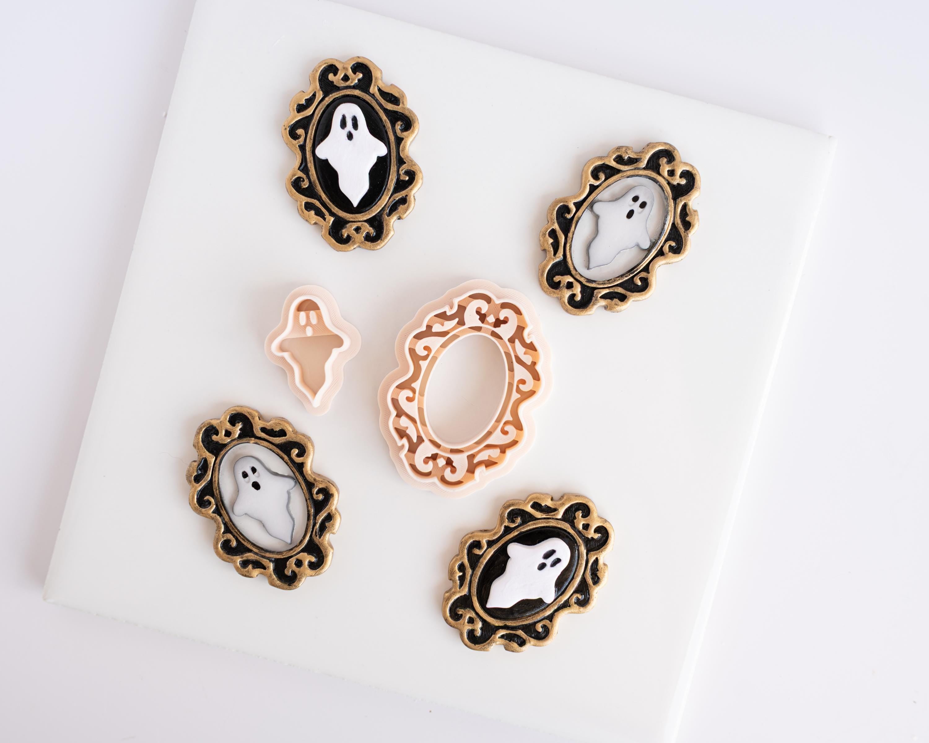 Gothic Frame with Ghost - 2 piece set
