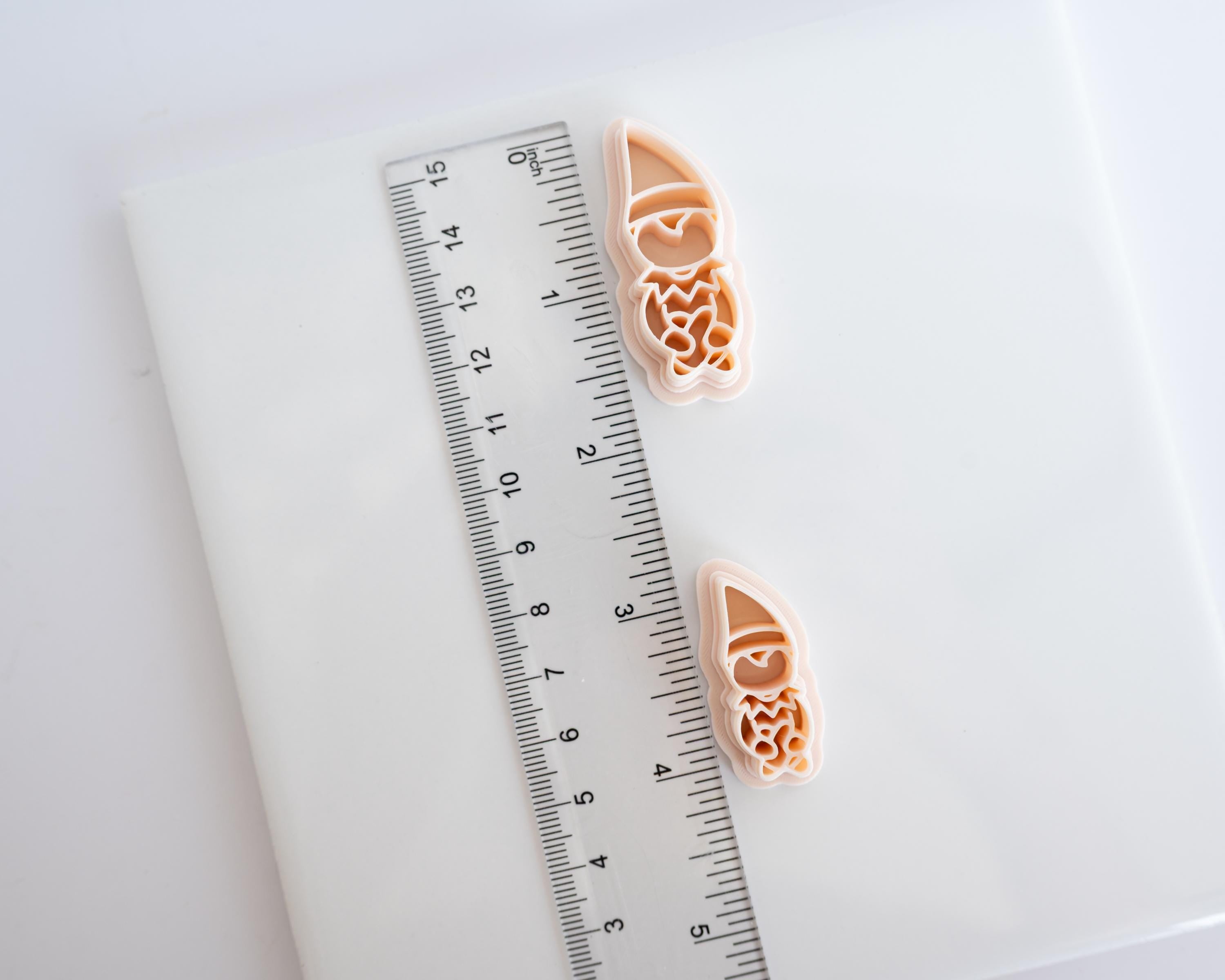 Sitting Elf - Christmas Clay Cutter