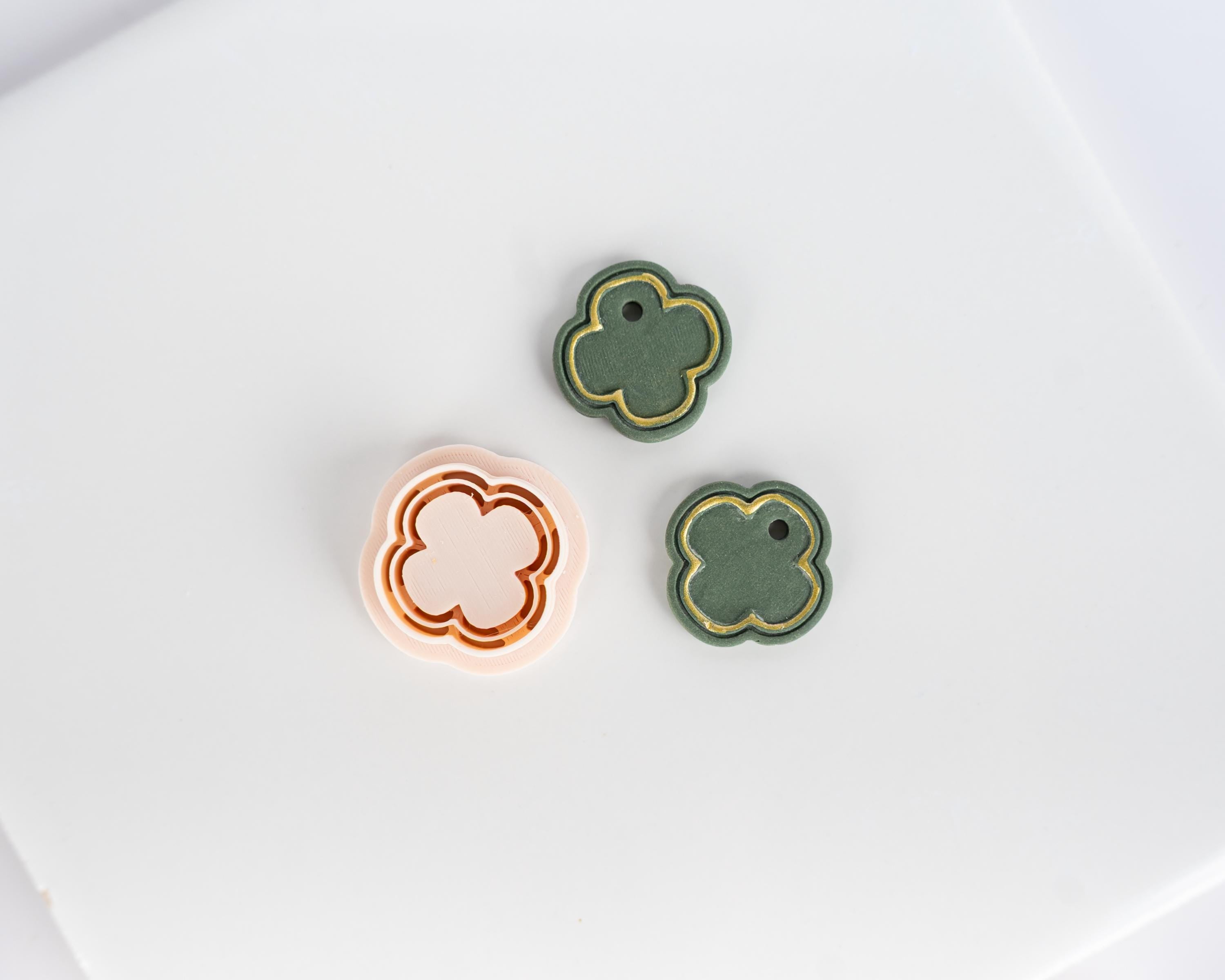 Precious Stones Clovers - Embossed