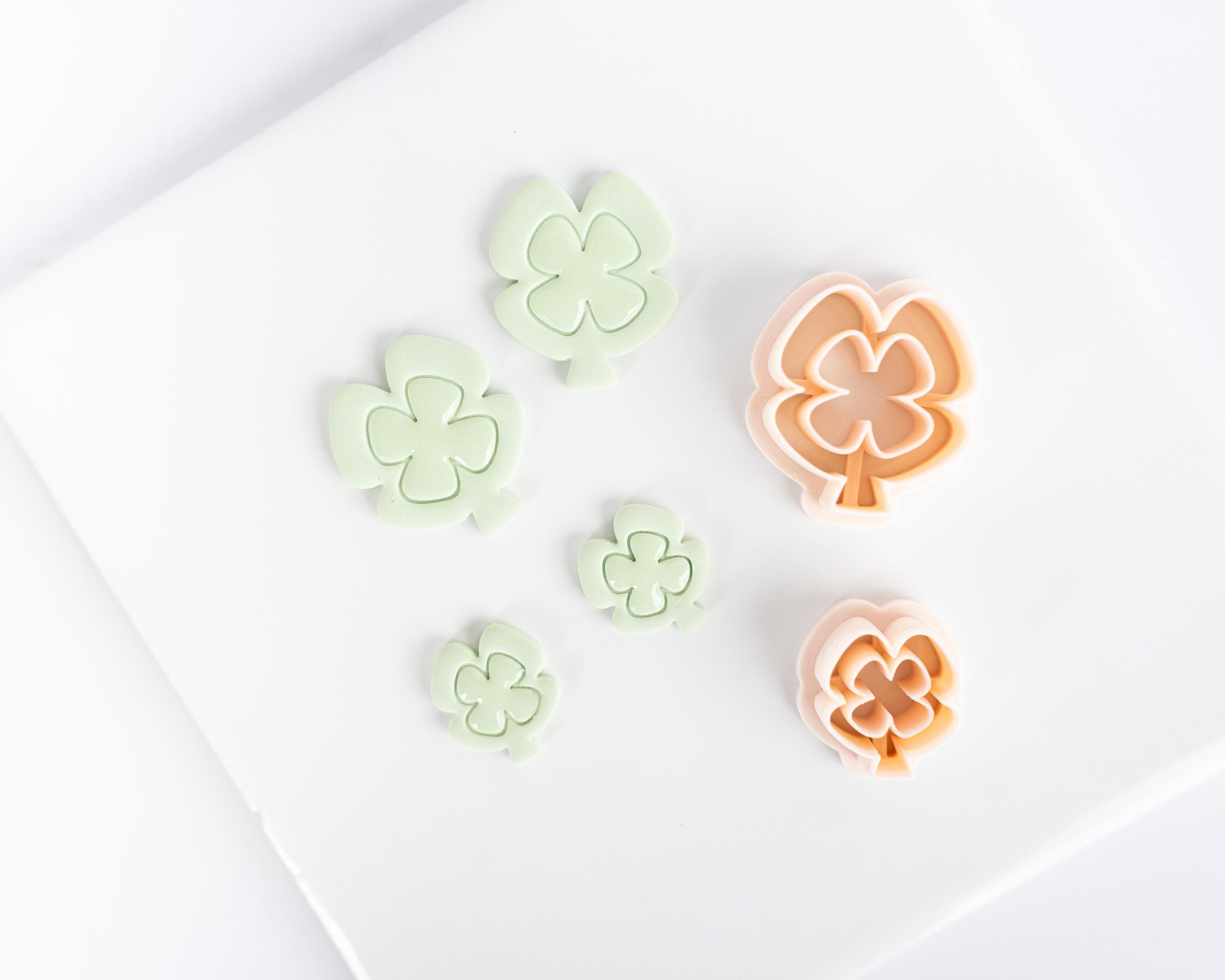 Embossed Clover 2026