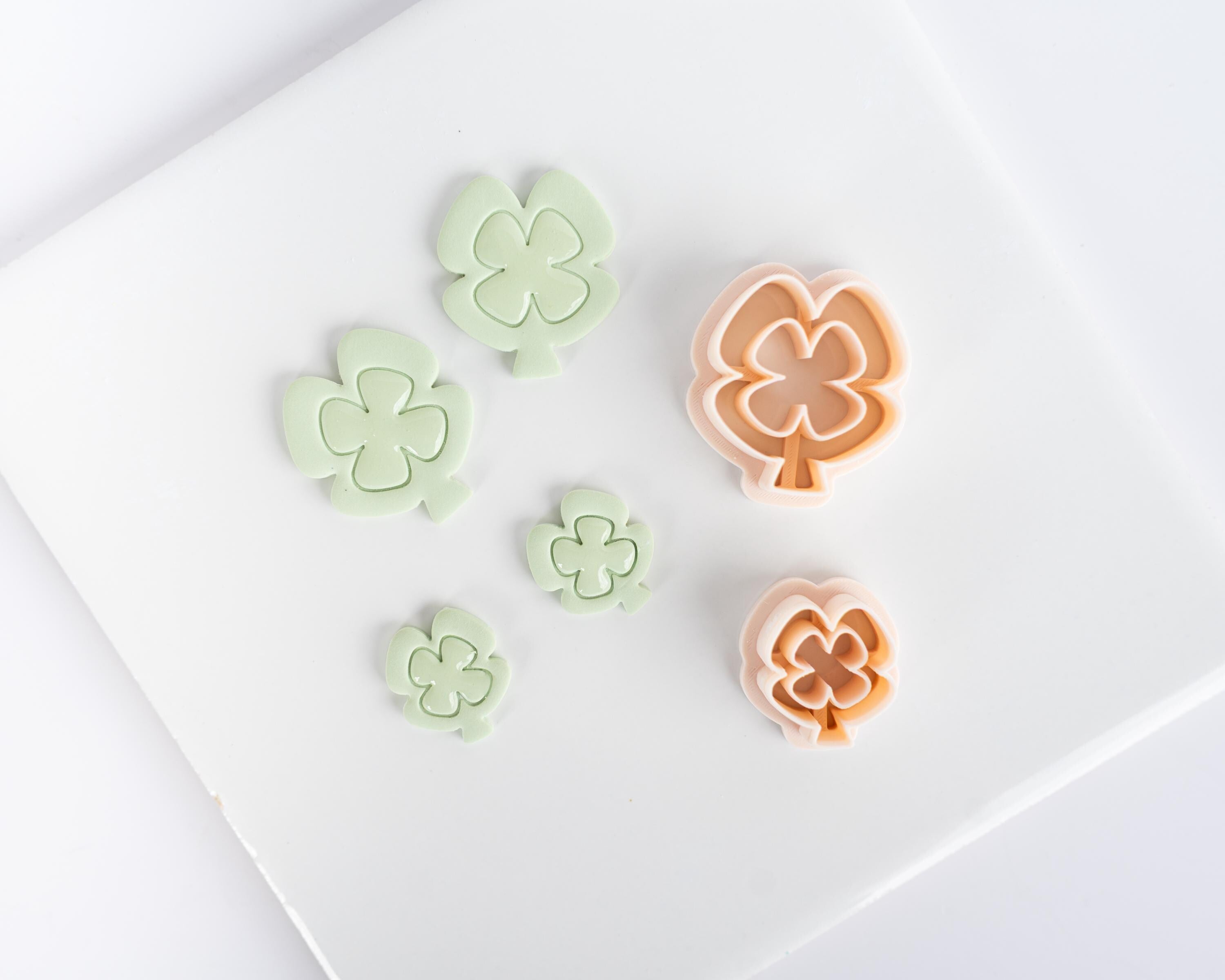 Embossed Clover 2026