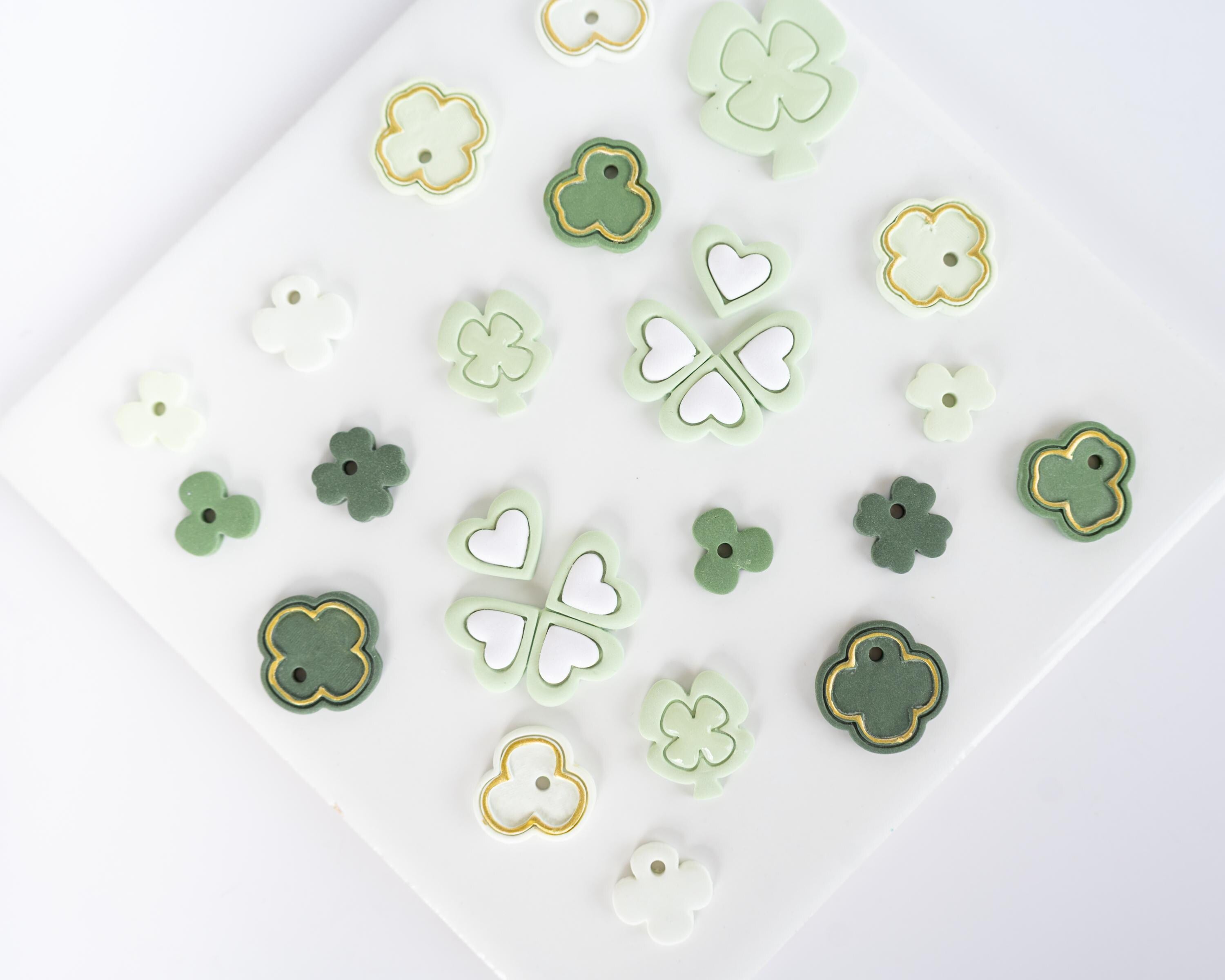 Embossed Clover 2026