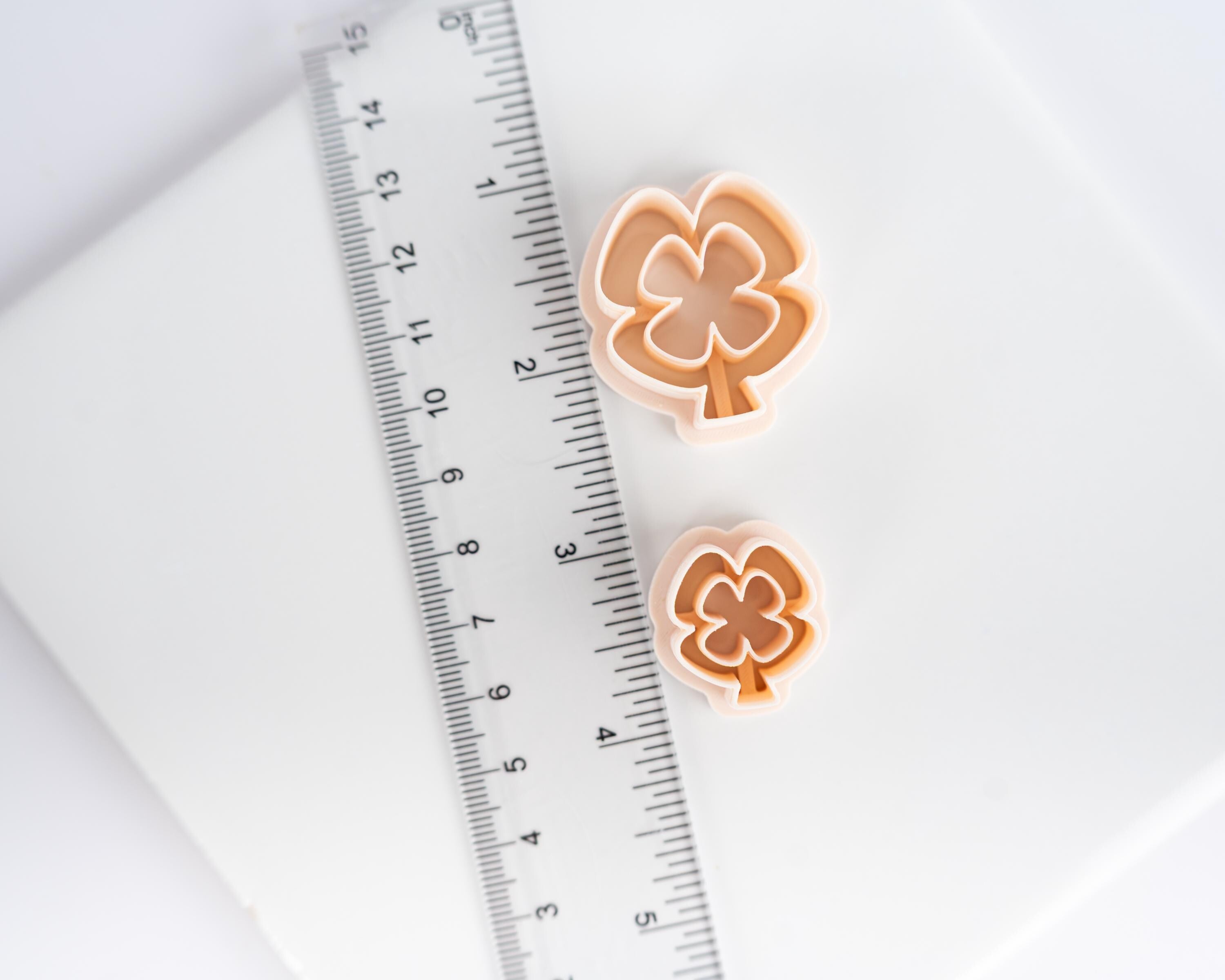 Embossed Clover 2026