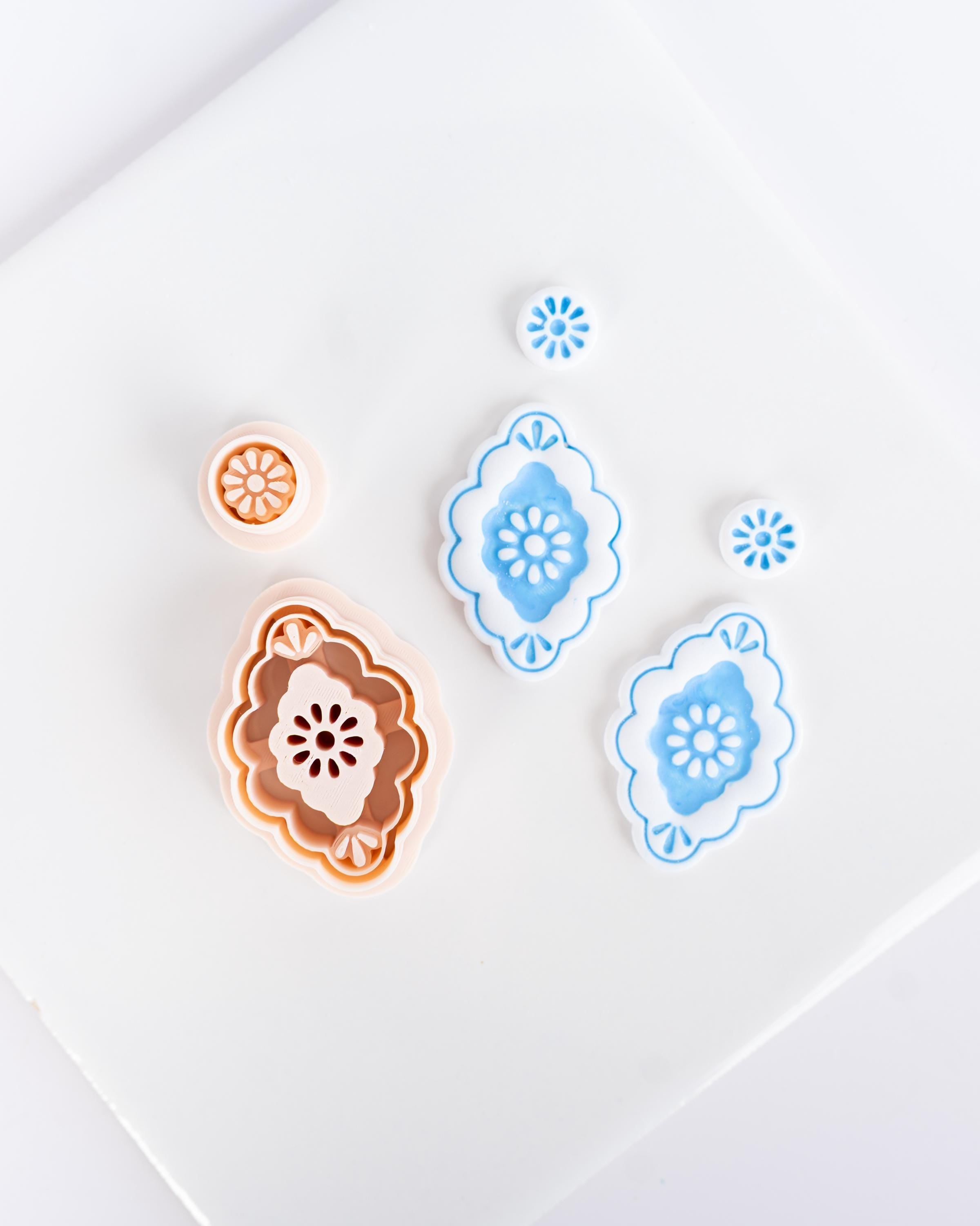 Capri Scallop - Embossed 2 Piece Dangle Set