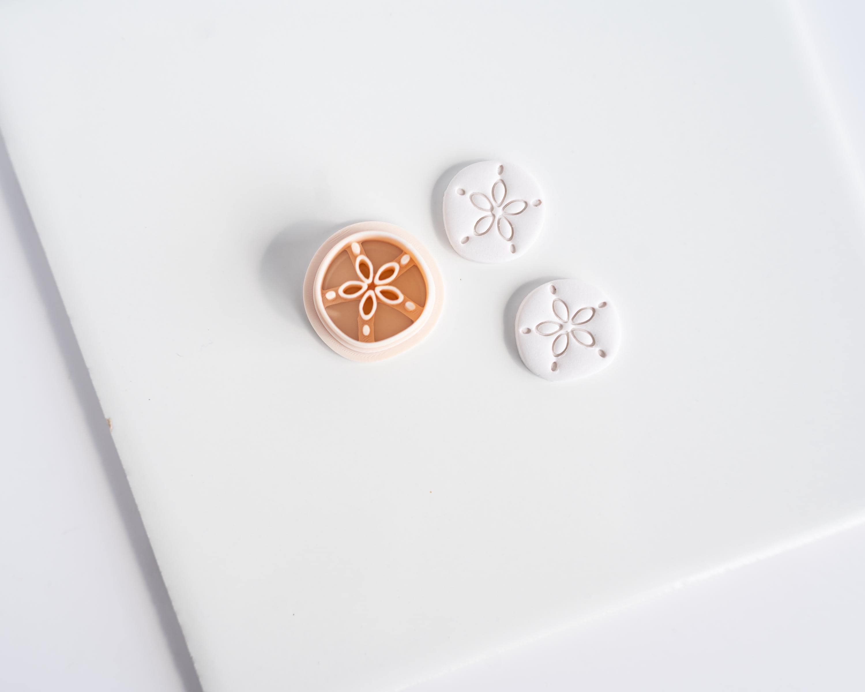 Sea Studs: Anchor, Dolphin, Sand Dollar, Sea Horse, Turtle and Whale