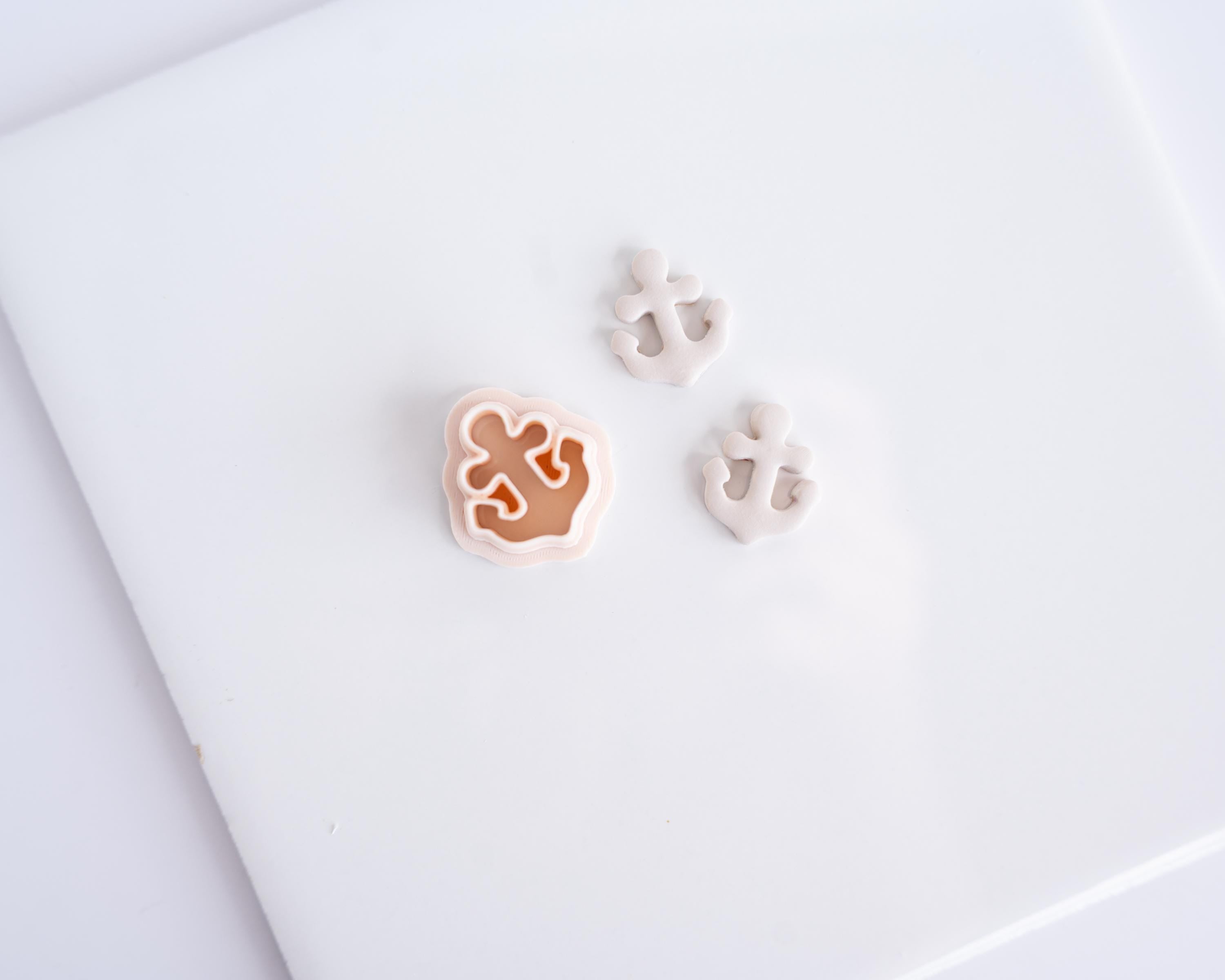 Sea Studs: Anchor, Dolphin, Sand Dollar, Sea Horse, Turtle and Whale