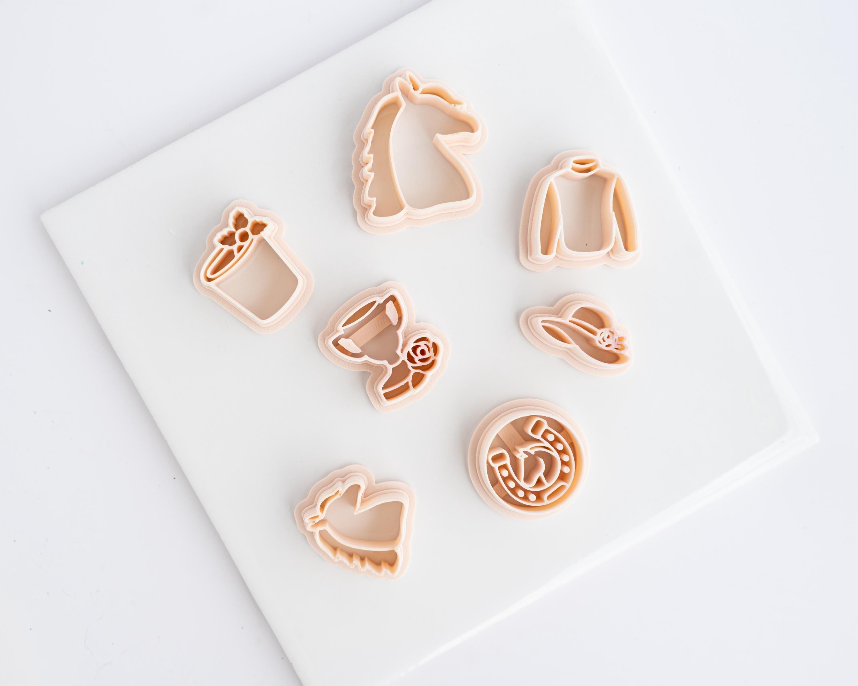 Horseshoe Medallion - Derby Collection - Embossed Circle Clay Cutter for Polymer Clay