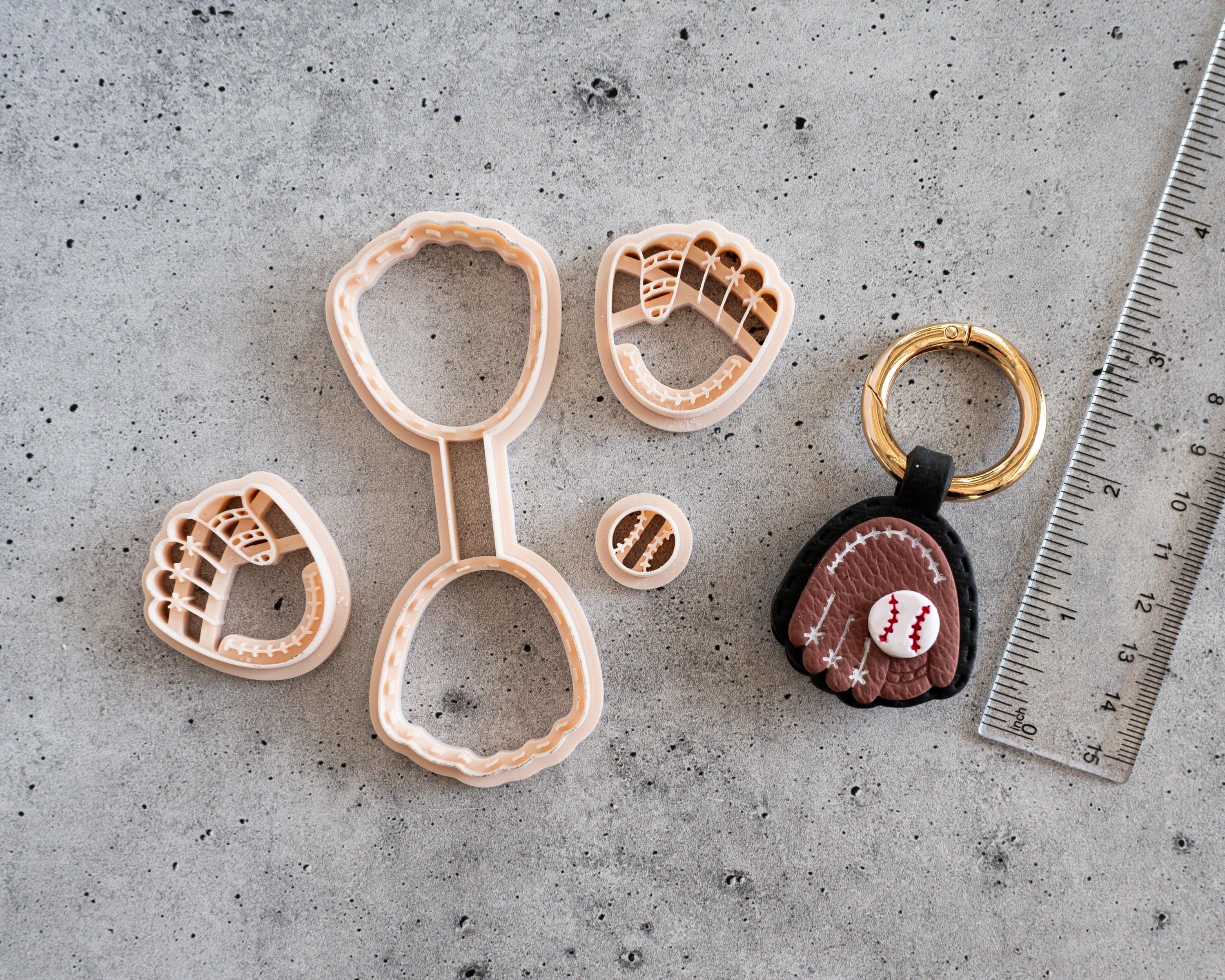 Baseball Glove - Stitched Clay Leather Effect Keychain - Mitt