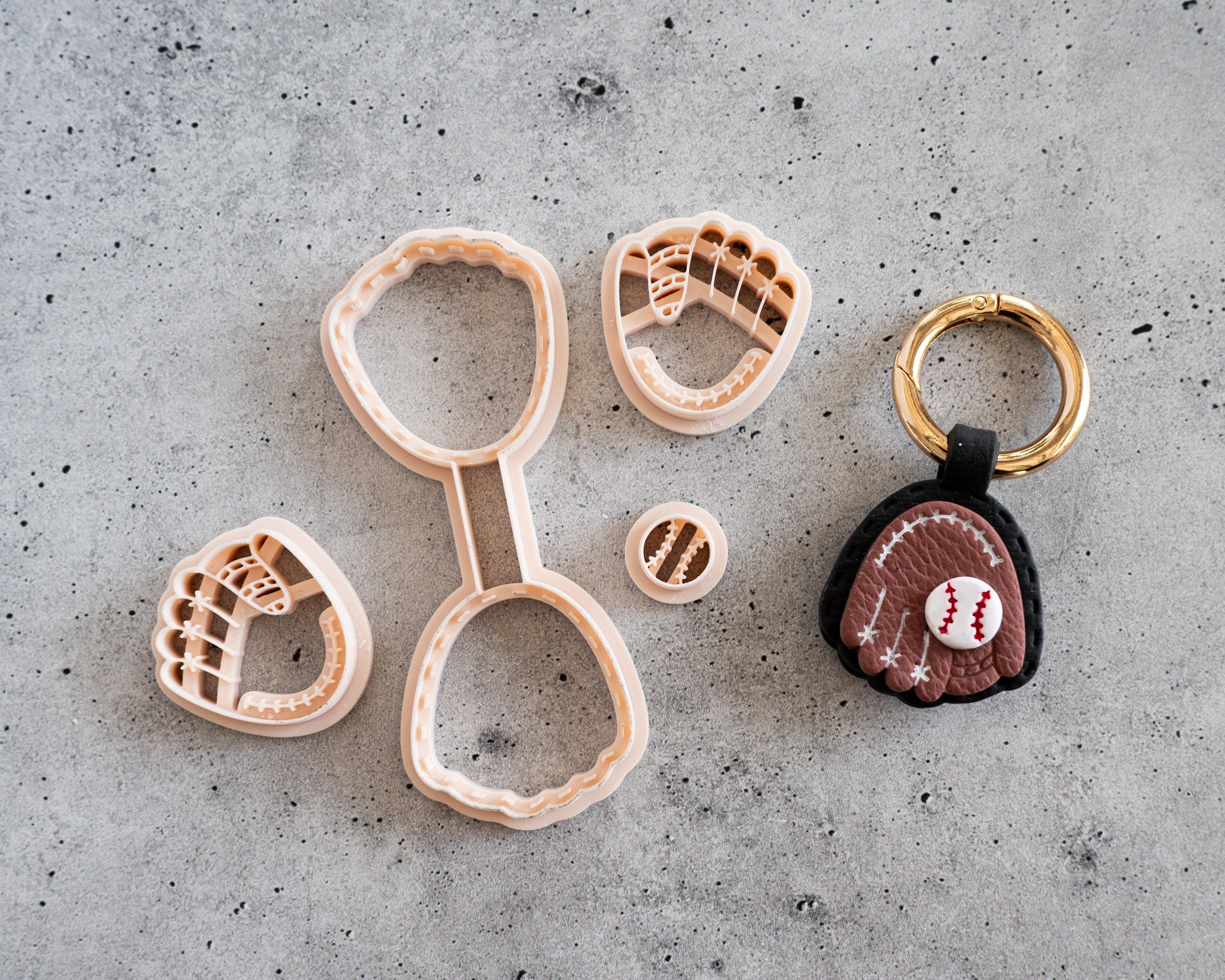 Baseball Glove - Stitched Clay Leather Effect Keychain - Mitt