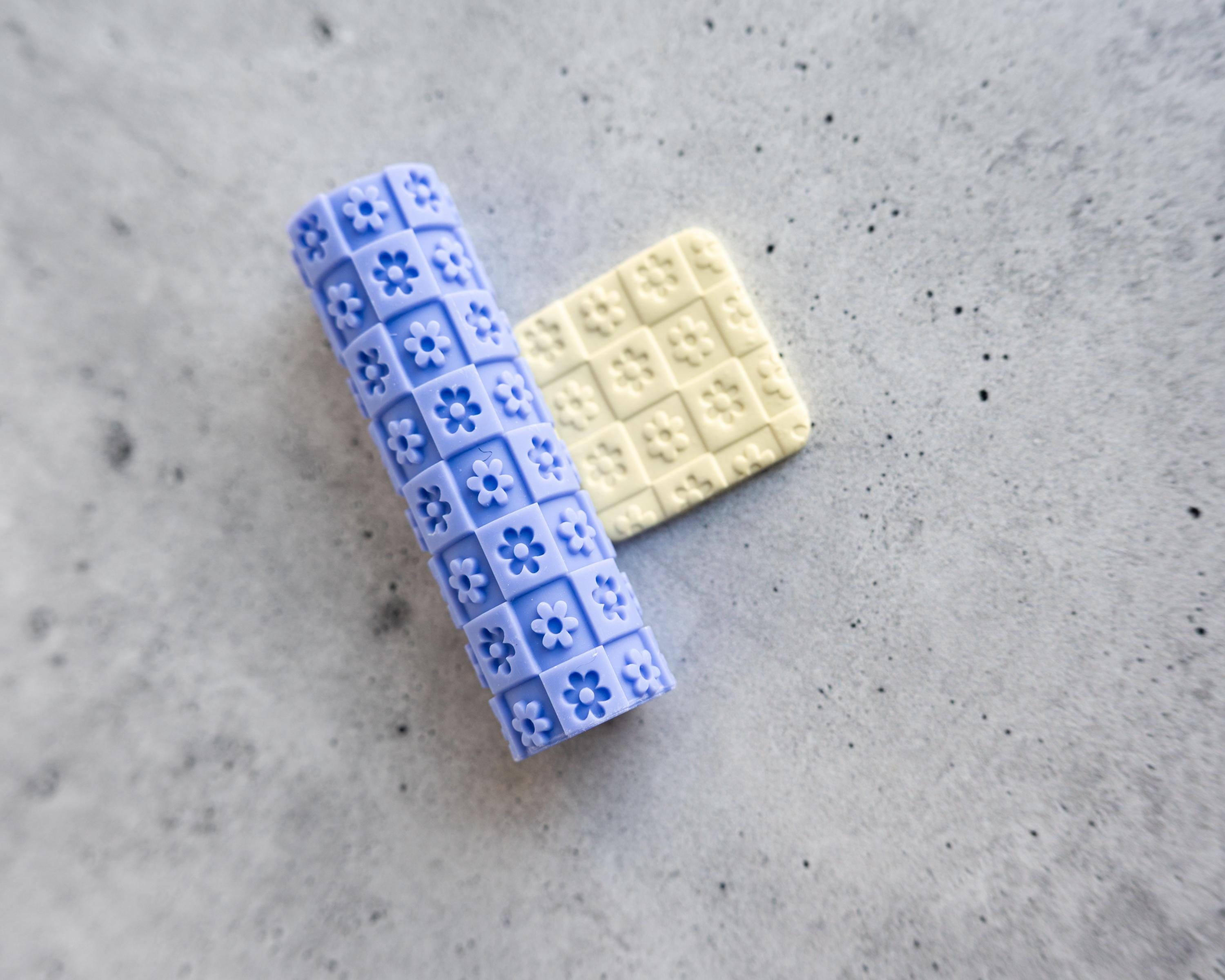 Checkered Floral Roller - Resin Texture Roller